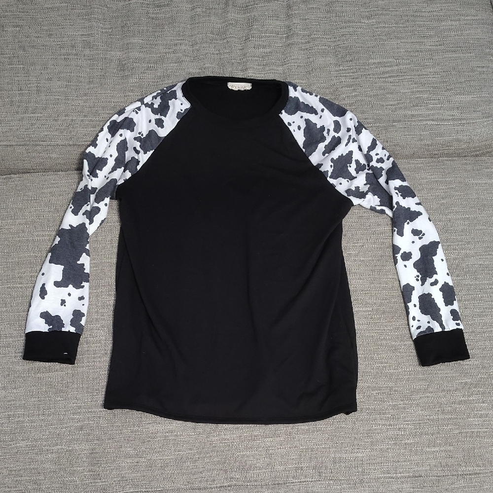 Avery Cream and Black Apparel Label